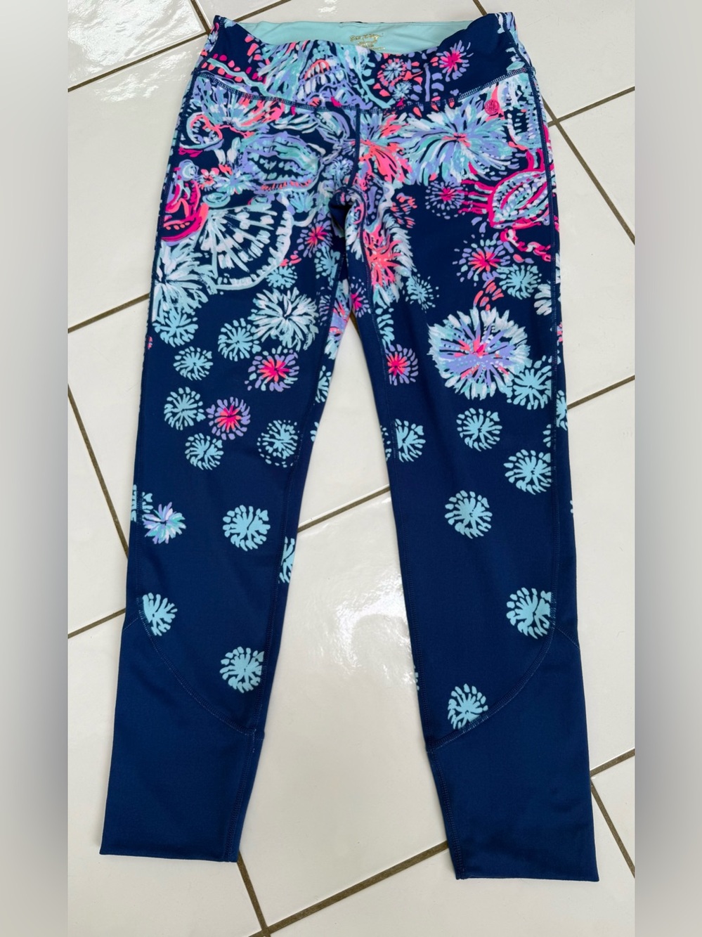 Lilly Pulitzer Navy luxletic Leggings with Pink & Light Blue Floral Burst large